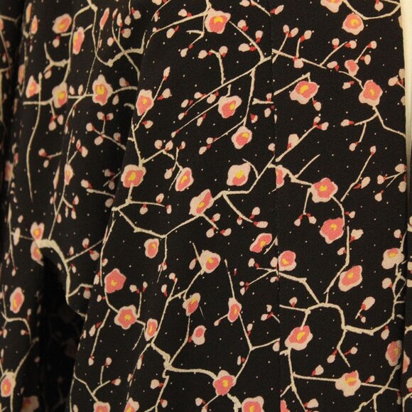 Vintage Women's Kimono, Short Haori in Black with Asian Floral Print Robe - Picture 4 of 10